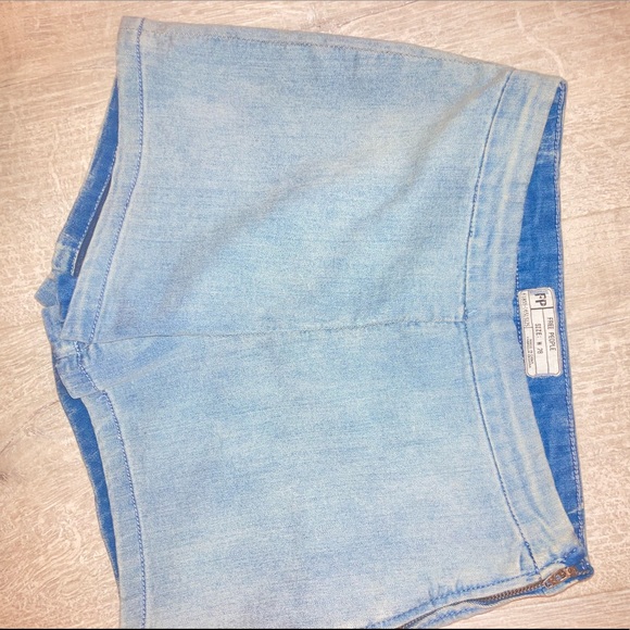 Free People high waist denim side zipper pocketless short shorts size 27 - Picture 4 of 7